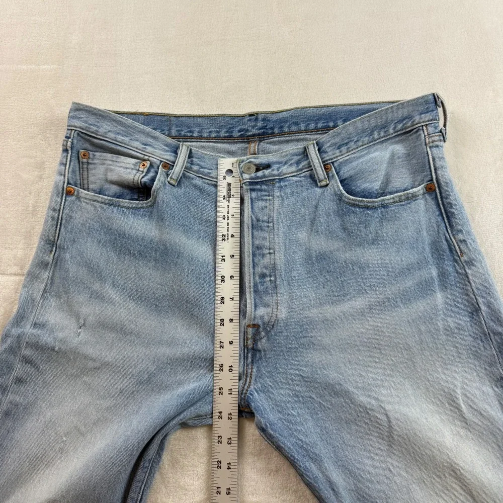 Levis 501 Original‎ Fit Jeans Mens 34x29 Light Wash Blue Denim Button Fly Pants